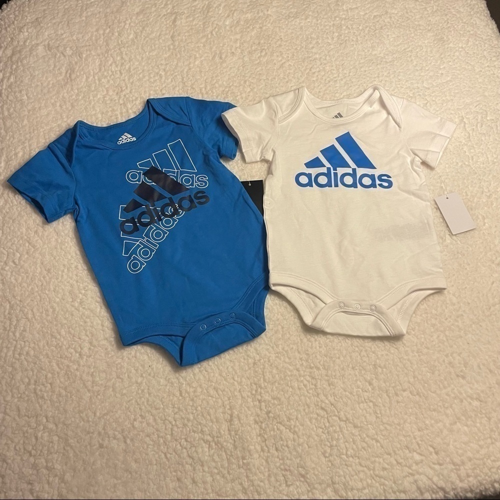𝅺✅3X Host Pick✅ Adidas Set of 2 Onesies, 9M - Picture 2 of 13